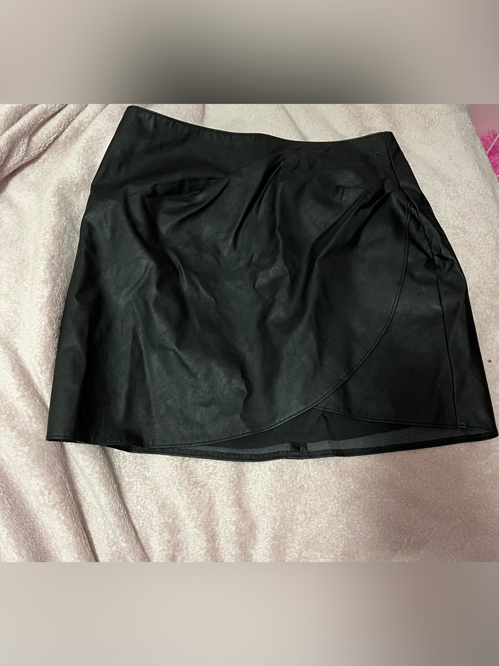 ⭐️Black Ambrocrombie and finch pleather skirt woman’s large
